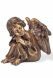 Statua commemorativa Angelo seduto – 3D, a terreno, con perni di sotto