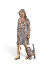 Scultura funeraria Donna con gatto – decorazione tombale – 3D, a terreno, con perni di sotto