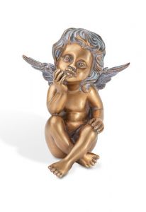 Statua commemorativa Angelo seduto – 3D, a terreno, con perni di sotto