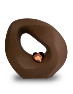 Urna in ceramica marrone mogano 'Infinito' con cuore color bronzo